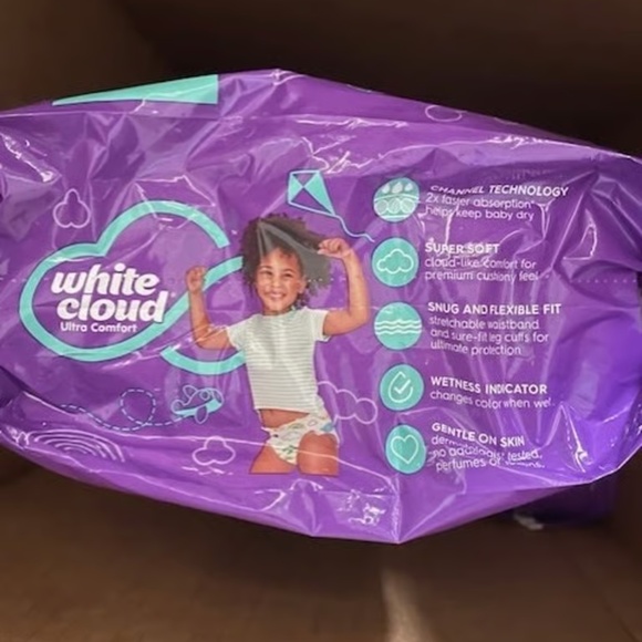 White Cloud Ultra Comfort Diapers, Size 7, Over 41lbs, 20 Disposable Diapers NEW - Picture 2 of 2